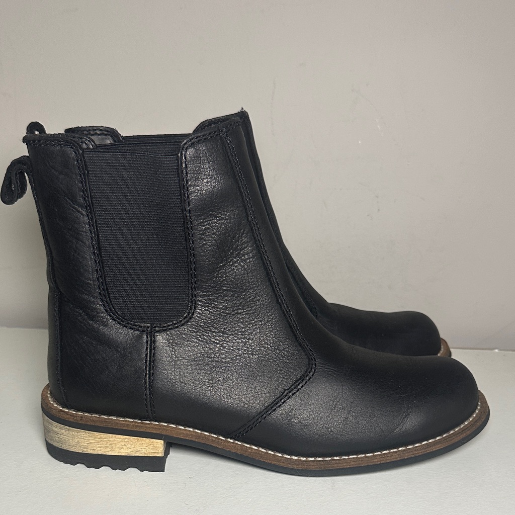 Kodiak Alma Chelsea Waterproof Black Leather Ankle Booties